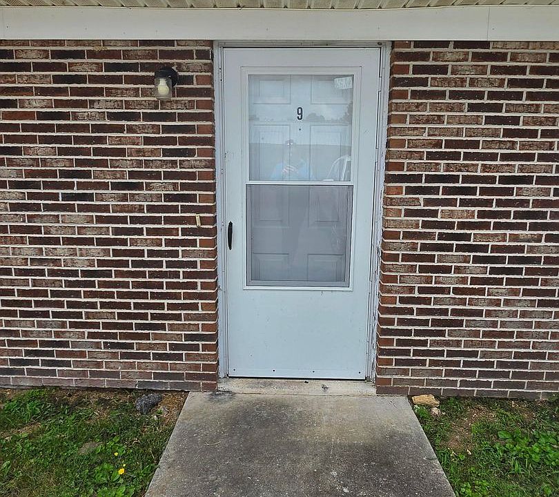 1st image of 144 Orchard Rd #9