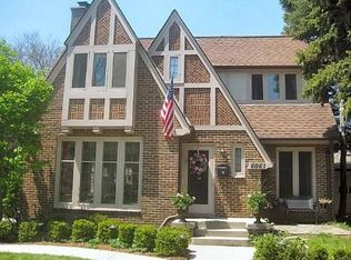 6061 N Bay Ridge Ave, Whitefish Bay, WI 53217