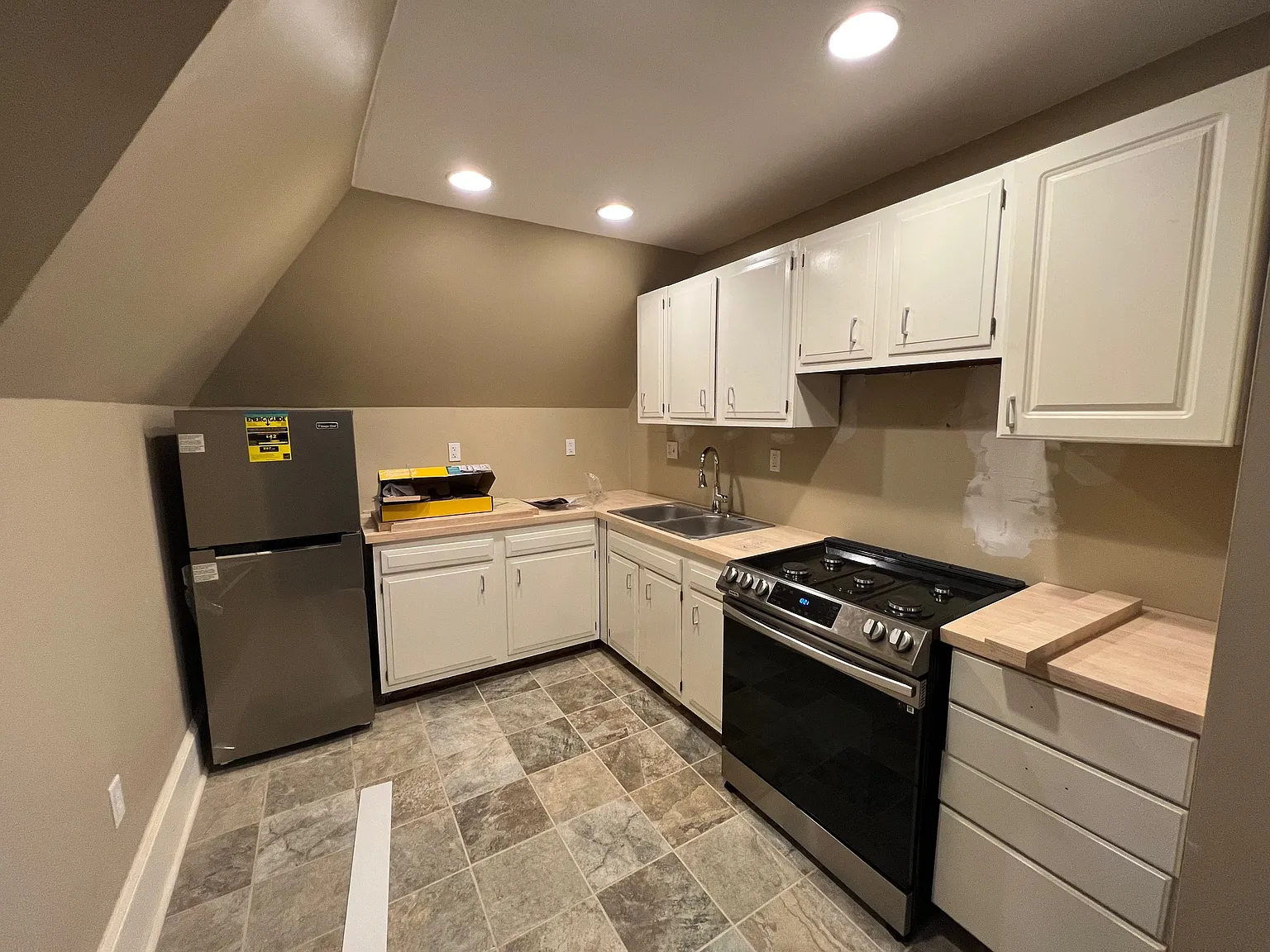 1 bed, 1100 sqft, $950 — Photo 4