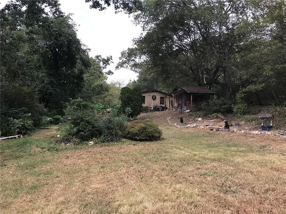 2nd image of 47 Oak St SE