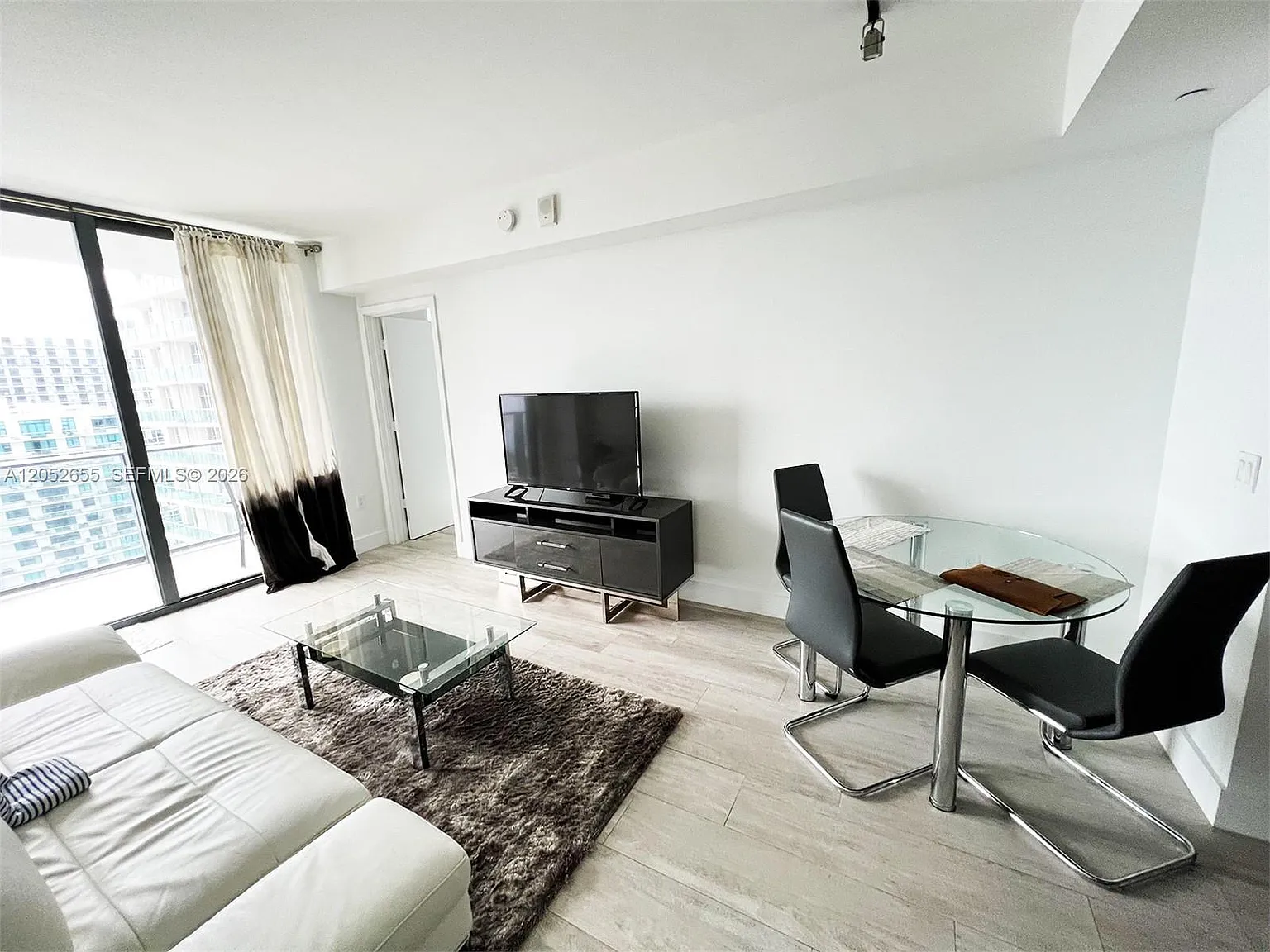 3401 Midtown Condo — Photo 1