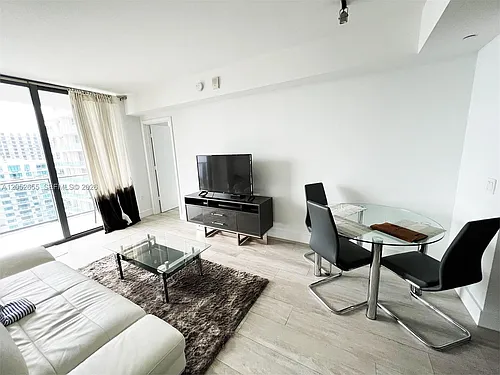 121 NE 34th St #2603 Photo 1