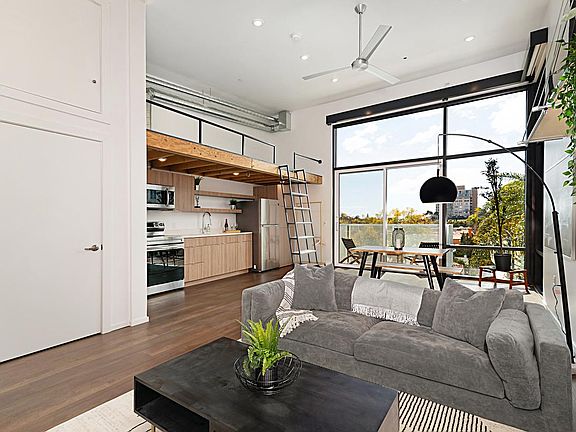 4th image of 701 Robinson Ave #201