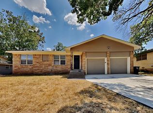 1705 Virginia Pl, Cleburne, TX 76033