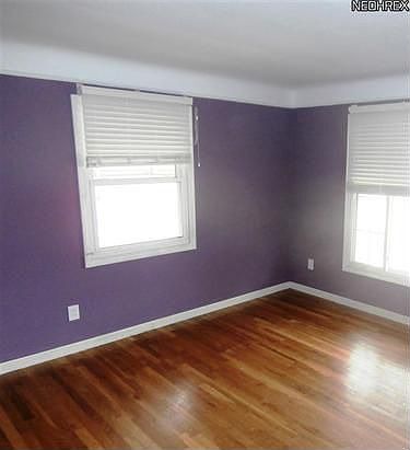 5th image of 827 E 216th St