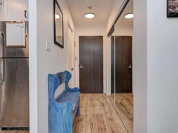 4th image of 2269 Lake Shore Blvd W #305