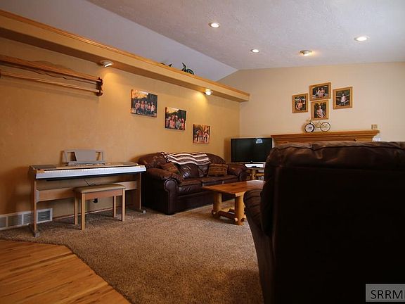 3rd image of 593 Beulahs Ln