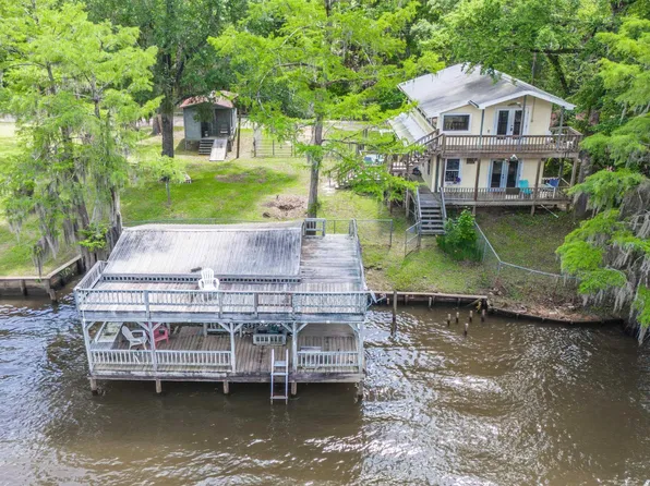 1741 Pine Island Rd, Karnack, TX 75661