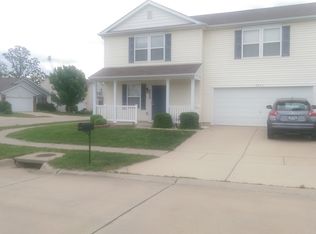 3012 Village Glen Dr, Wentzville, MO 63385