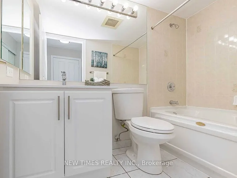 68 Corporate Dr #529 — Photo 9