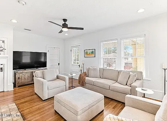 2973 Herschel St — Photo 10