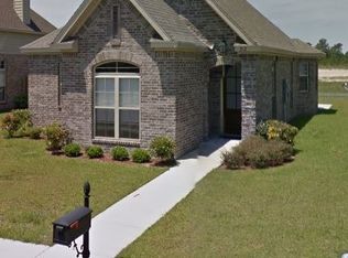 512 Palm Breeze Dr, Ocean Springs, MS 39564