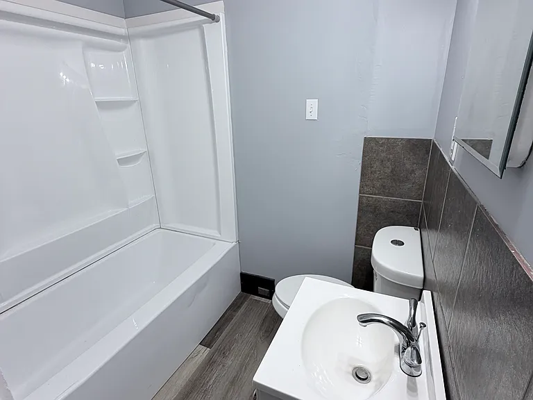 563 Elko Ave — Photo 6