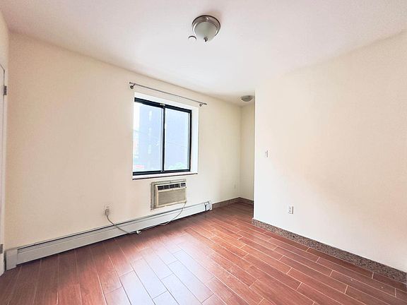 4th image of 22 Troutman St #3