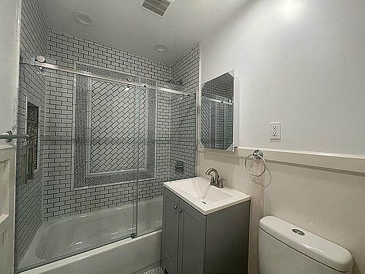 4th image of 1463 Saint Marks Ave #3