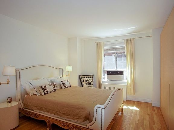 2nd image of 61 E 77th St APT 4A