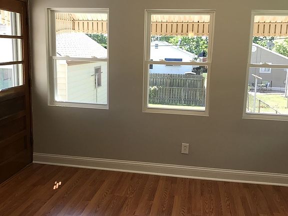 4th image of 5810 Southwest Ave