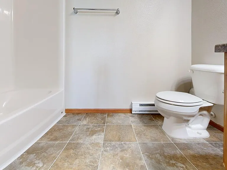 Bakken Ridge Apartments — Photo 19