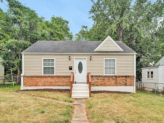 2nd image of 3215 Maplelawn Ave NW