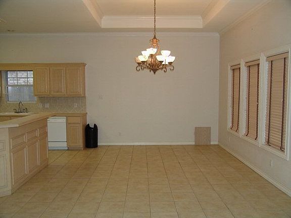 4th image of 1006 N Boston College Dr