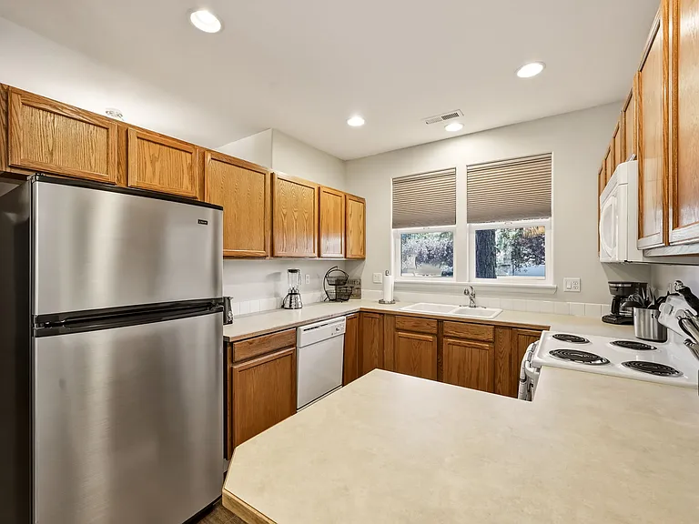 19804 Wetland Ct — Photo 10