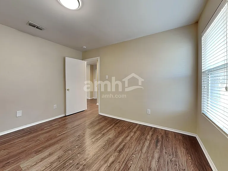1430 Stewart Dr — Photo 20