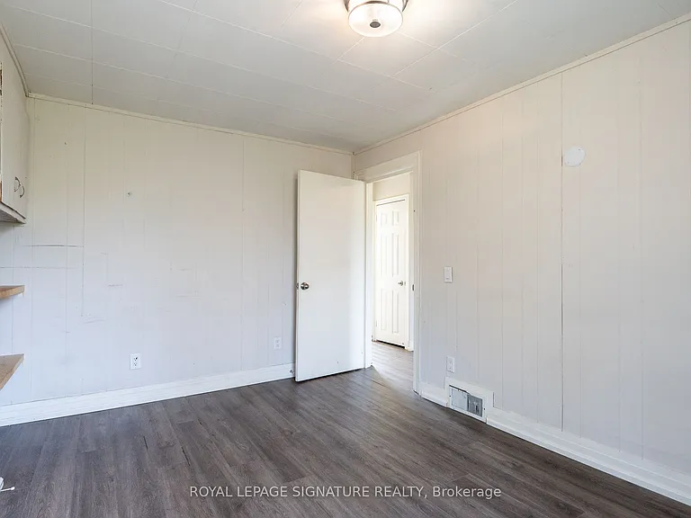 52 Wellington St W #UPPER — Photo 6