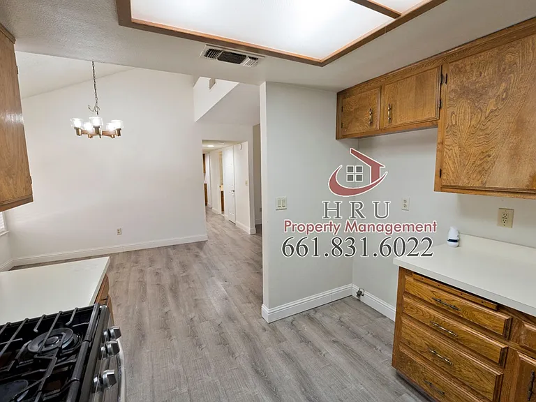 7005 Iberia Ct — Photo 10