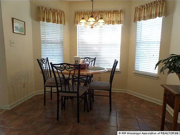 5th image of 4077 Louden Dr