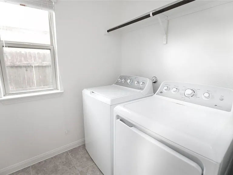 361 Shale Cir — Photo 14