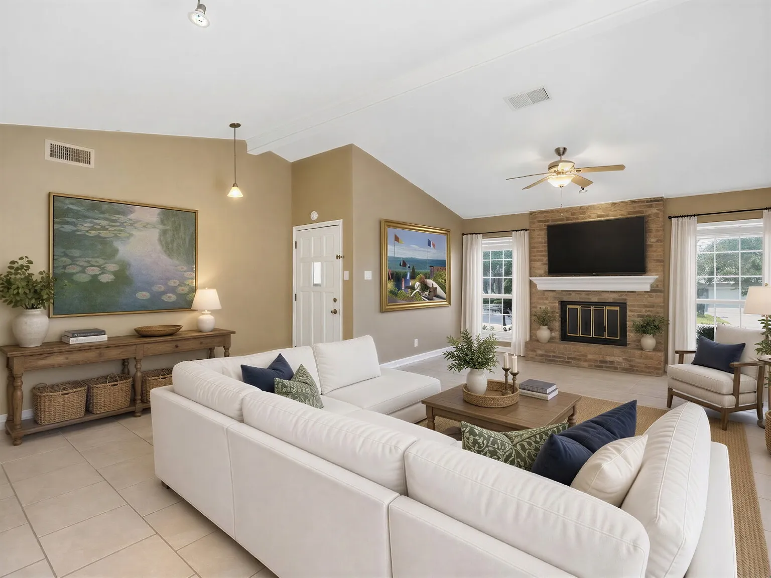 Corner-Lot Garden Home with Fireplace and Private Patio — Photo 2