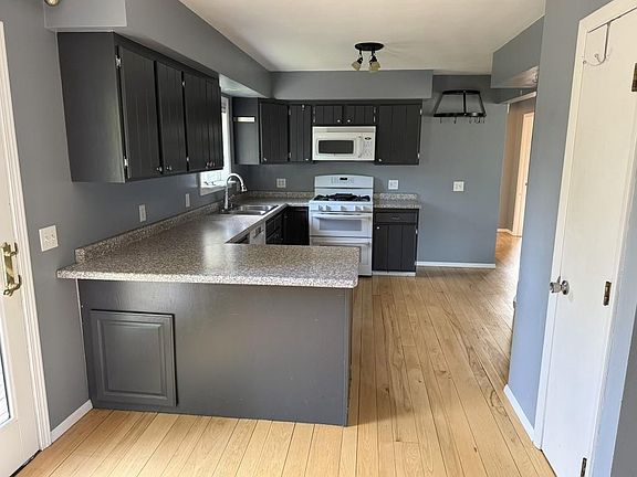 3rd image of 1509 MCINDOE COURT