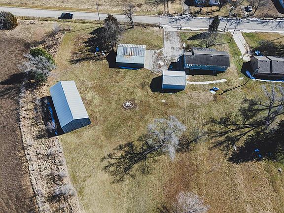 2nd image of 204 1st St