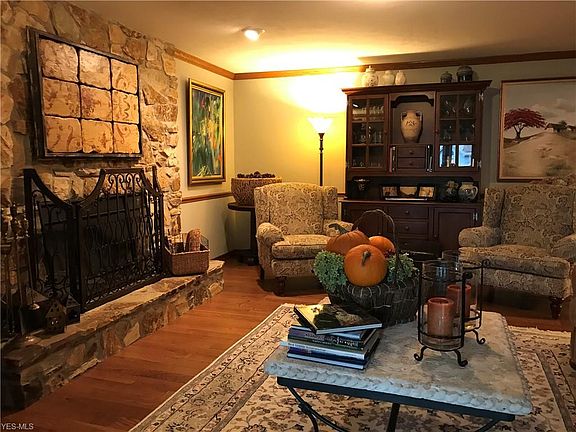 2nd image of 1202 Greenmont Hills Dr