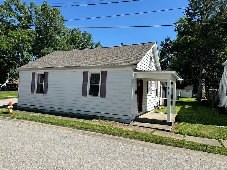 122 E State St — Photo 3