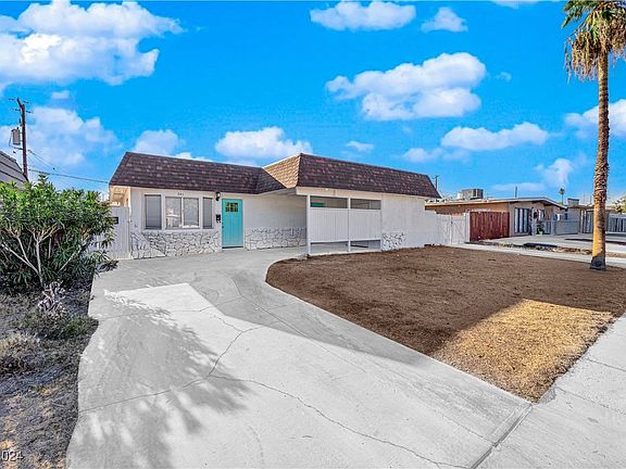 4th image of 241 Wisteria Ave