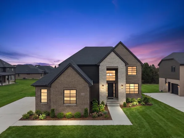 57242 Veridian Blvd, Washington, MI 48094