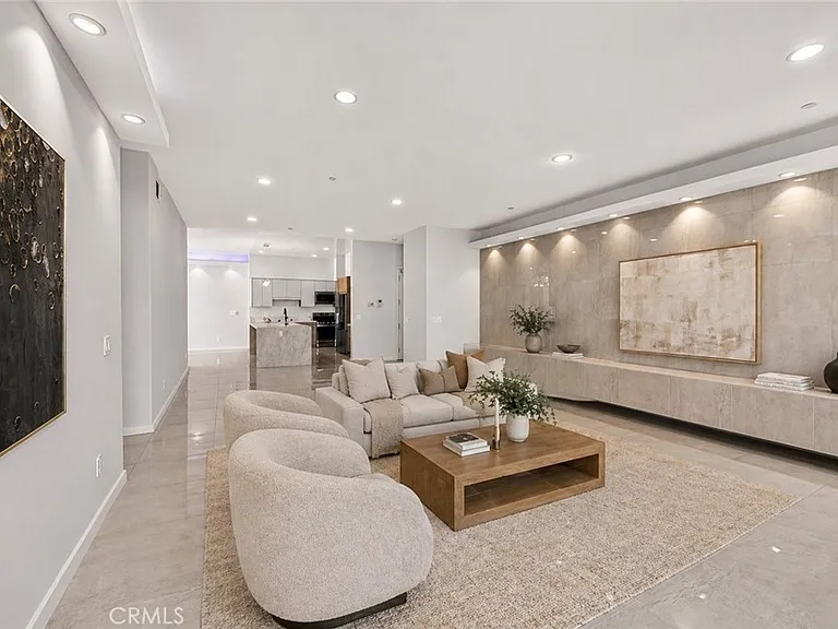 401 N Serrano #Penthouse 3 — Photo 6