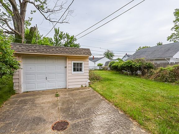 2nd image of 19501 Meredith Ave