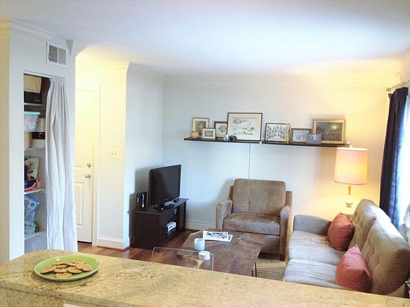 5th image of 1219 Oronoco St APT 304