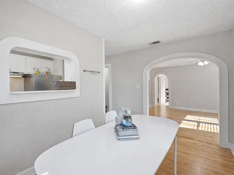 1202 E 29th St — Photo 12