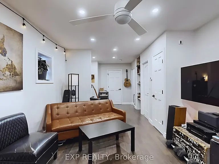 200 Waterloo Ave #2 — Photo 8