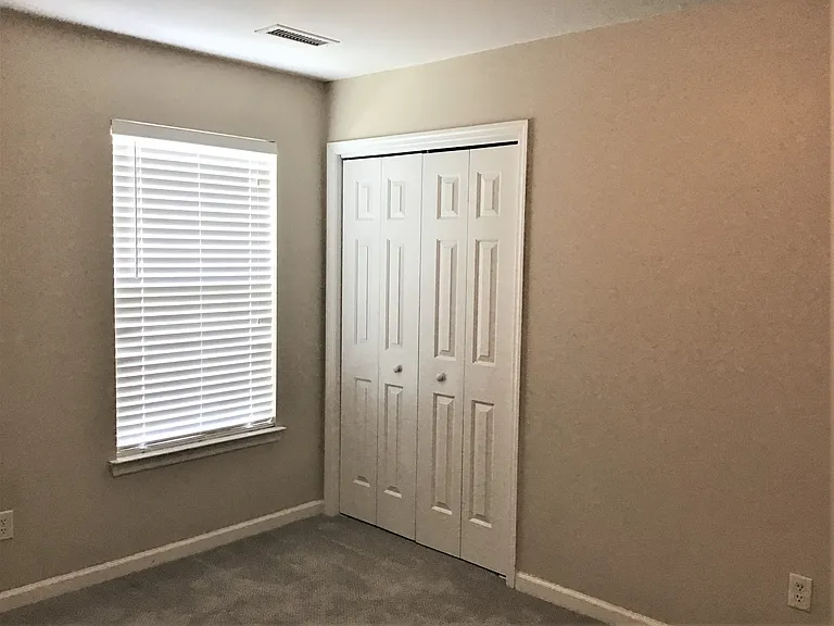 142 Cotillion Cres — Photo 16