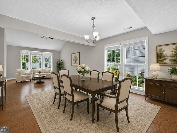 2nd image of 12110 Greenmont Walk
