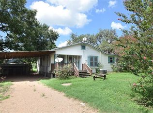 919 E Upper Line St, La Grange, TX 78945