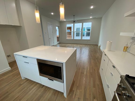 4th image of 1510 N Washington Ave #104