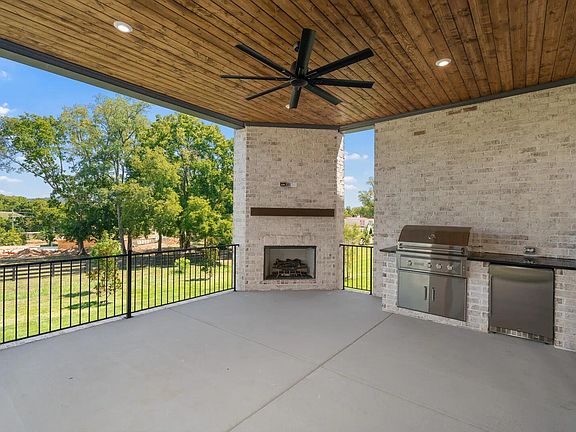 The Rutledge D Outdoor Living Area