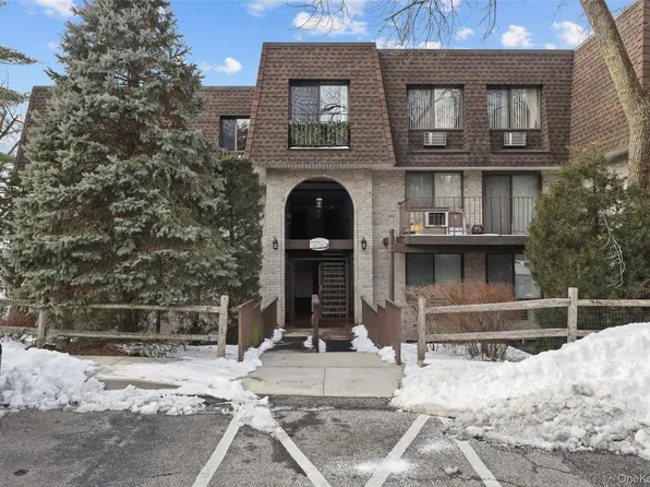 504 Kemeys Cove Road #5-04, Briarcliff Manor, NY 10562