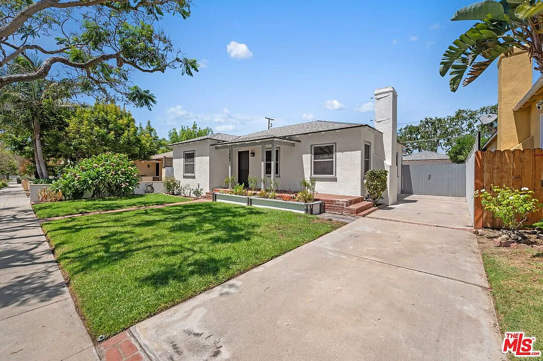 3 bed, 1.0 bath, 1244 sqft, $6,750 — Photo 3