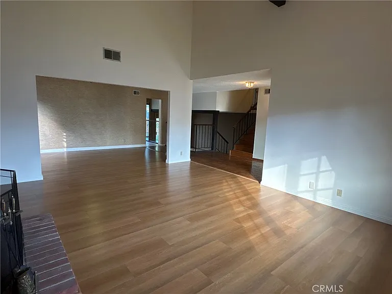 926 W Alfred Pl — Photo 21